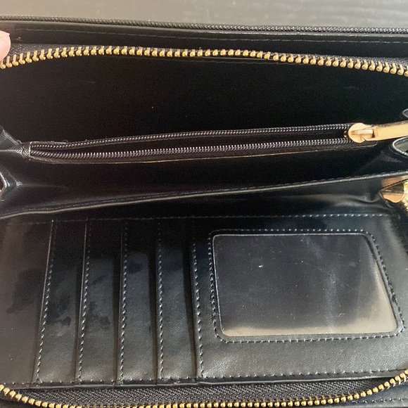 Black crossbody - Picture 3 of 3